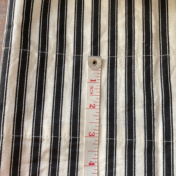 Black & white striped valance (set of 2) - Picture 5 of 9